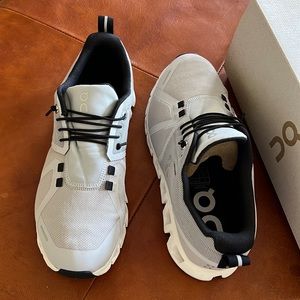 BRAND NEW ON RUNNING SHOES